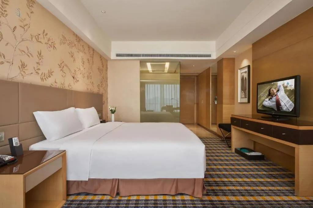 Bed in Yueyang Grand Skylight Hotel