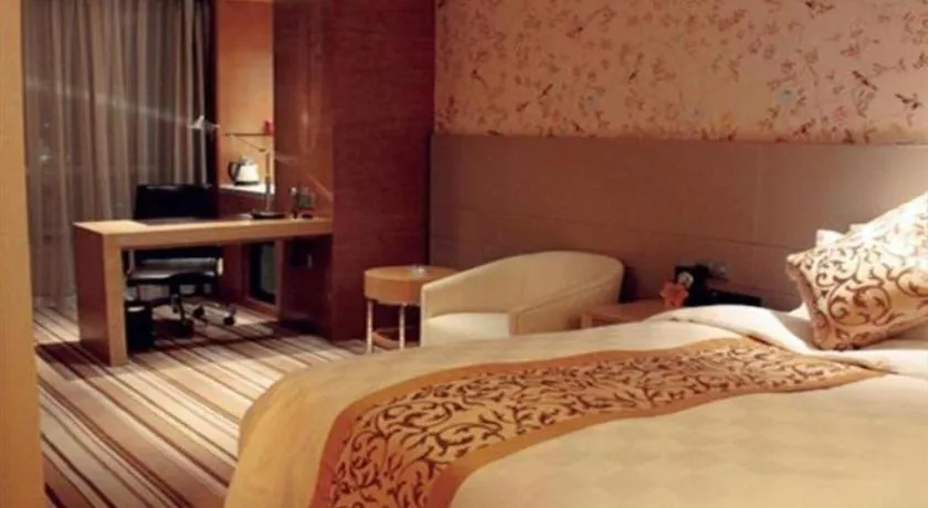 Bed in Yueyang Grand Skylight Hotel