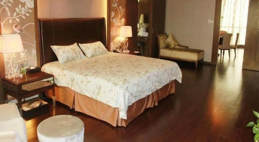 Bed in Yueyang Grand Skylight Hotel