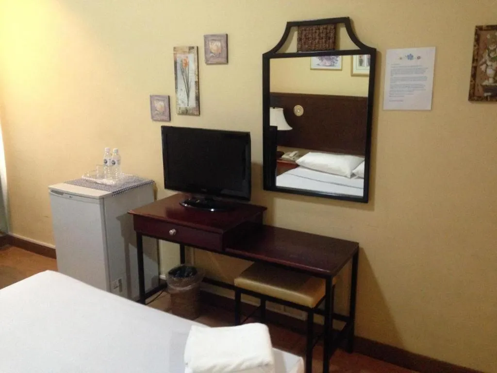 Bed in Subic Park Hotel