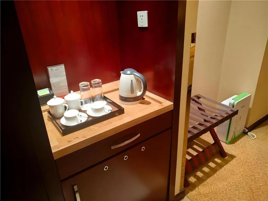 Zhong Yi Peng Ao Hotel