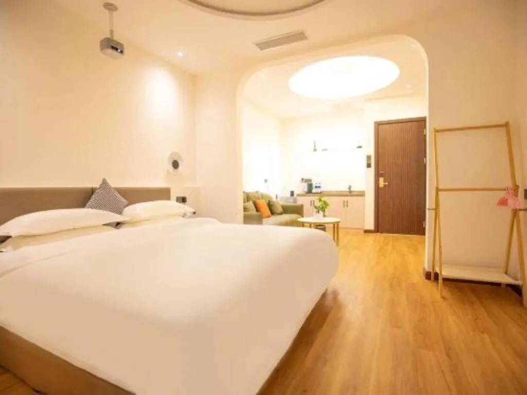 Bed in Silver Art Hotel