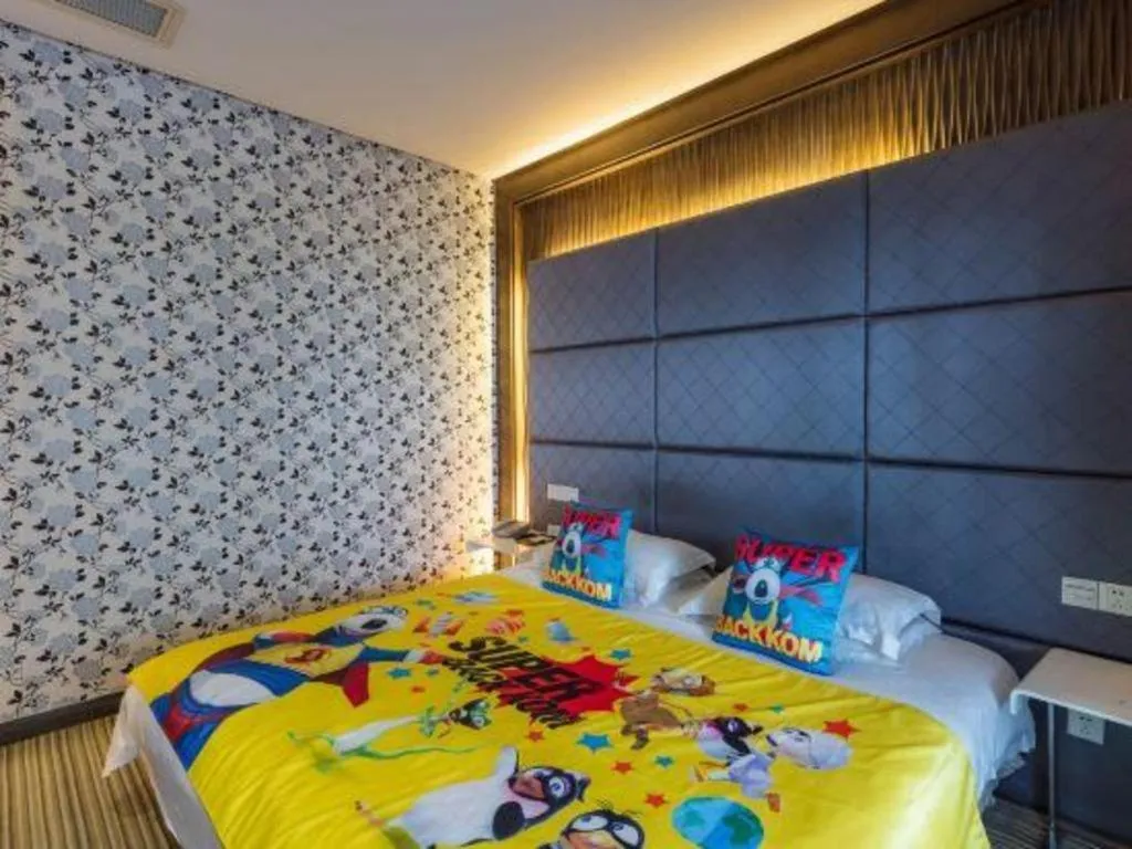 Bed in Silver Art Hotel