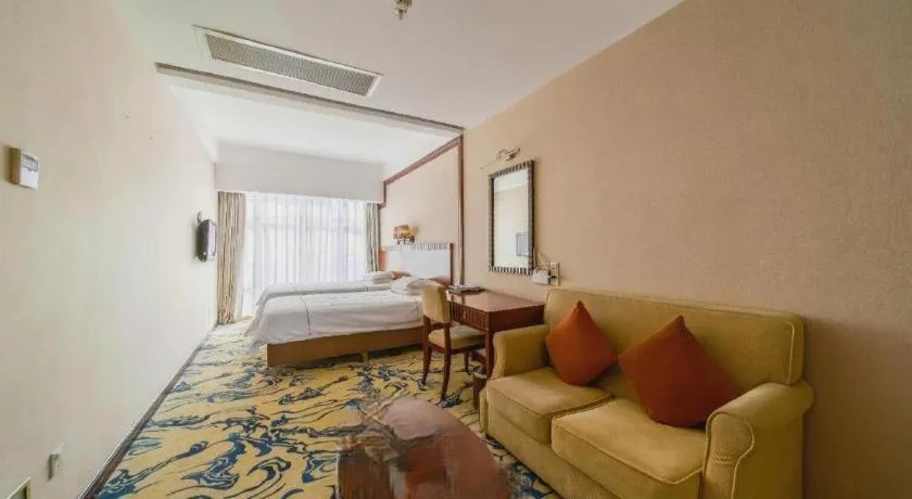 Bed in Silver Art Hotel