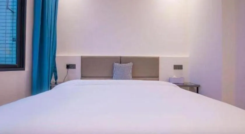 Bed in Silver Art Hotel