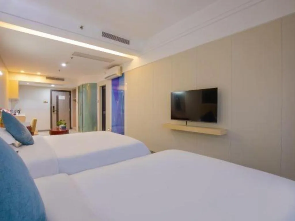 Bed in Silver Art Hotel