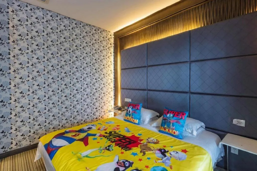 Bed in Silver Art Hotel