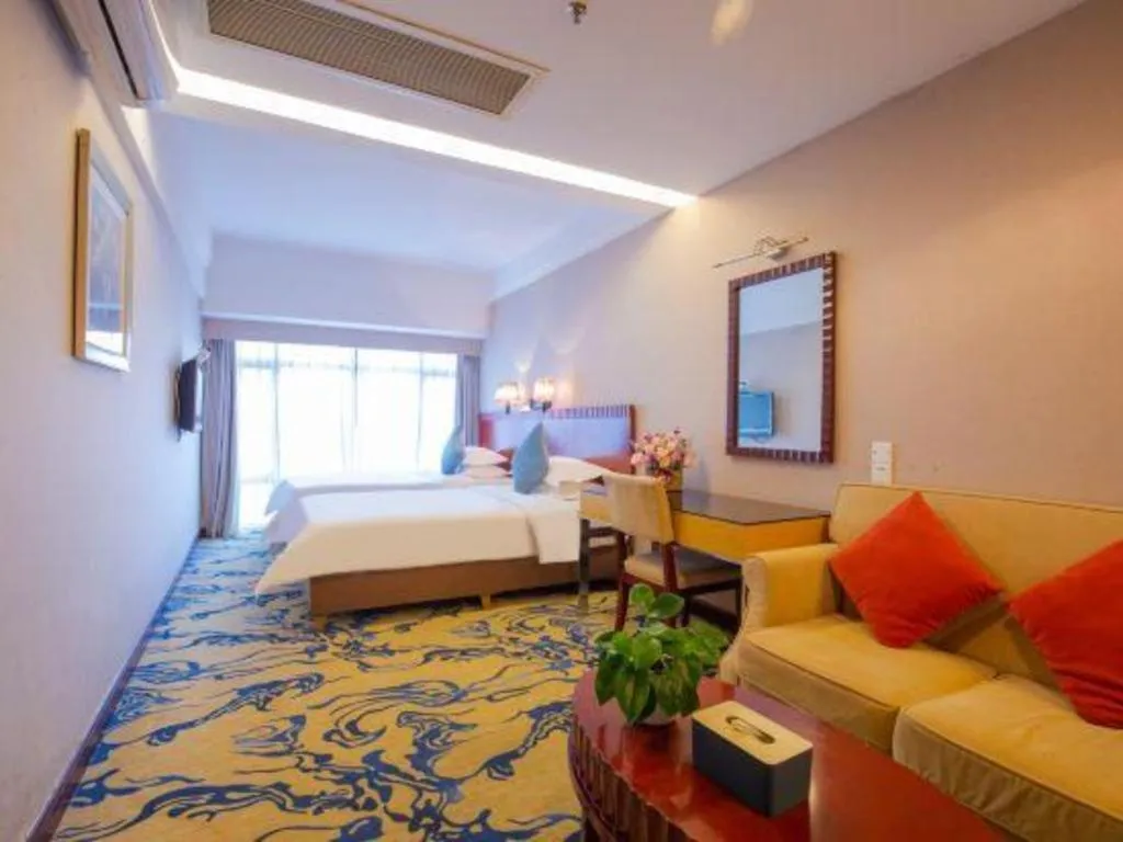 Bed in Silver Art Hotel