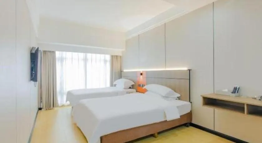 Bed in Silver Art Hotel