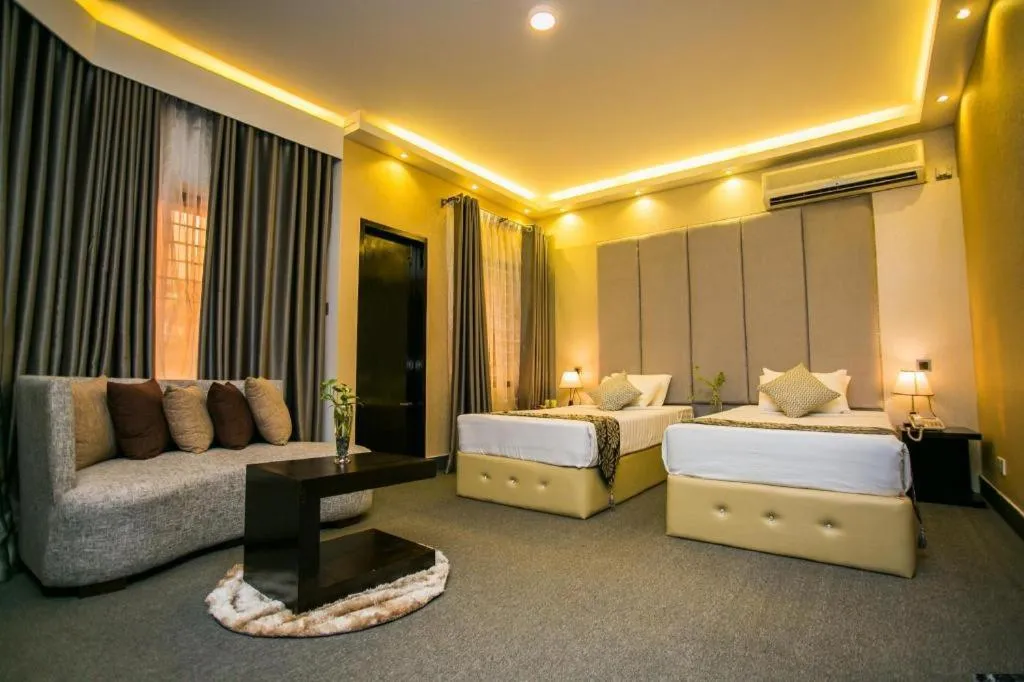 Bed in Tropical Daisy