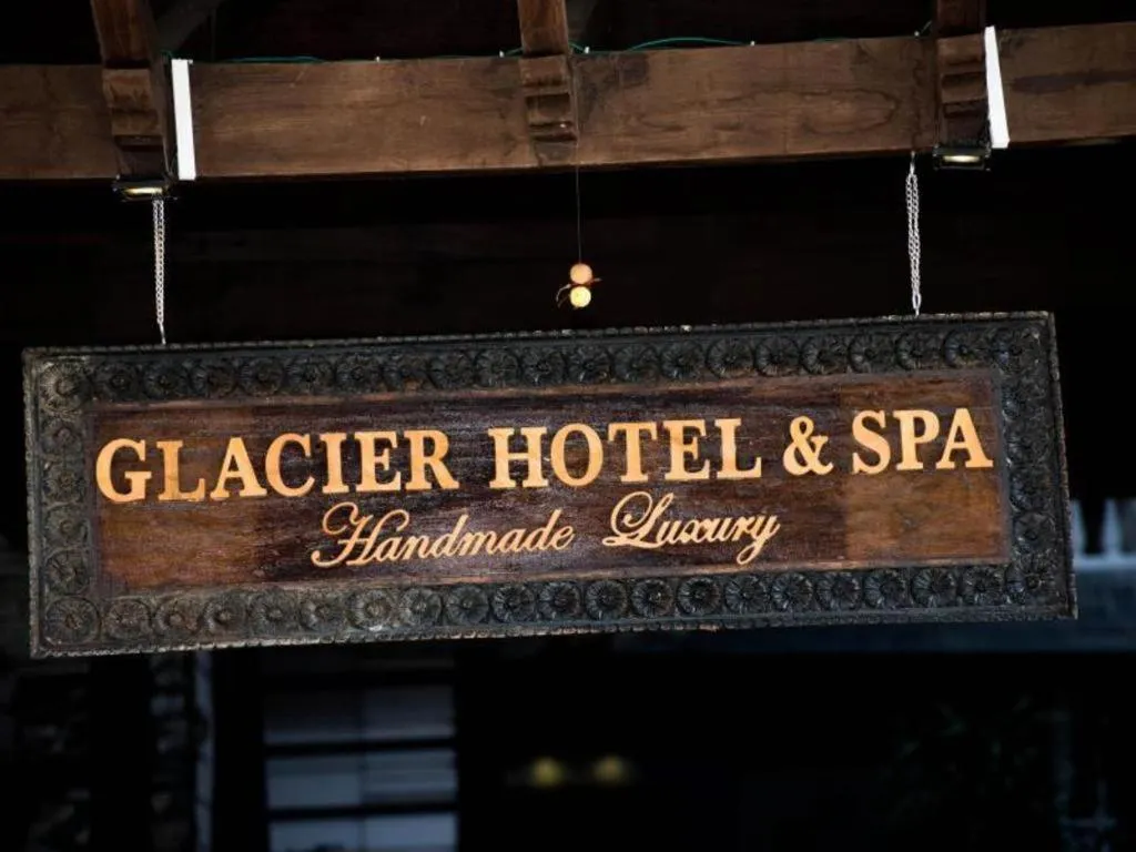 Glacier Hotel & Spa