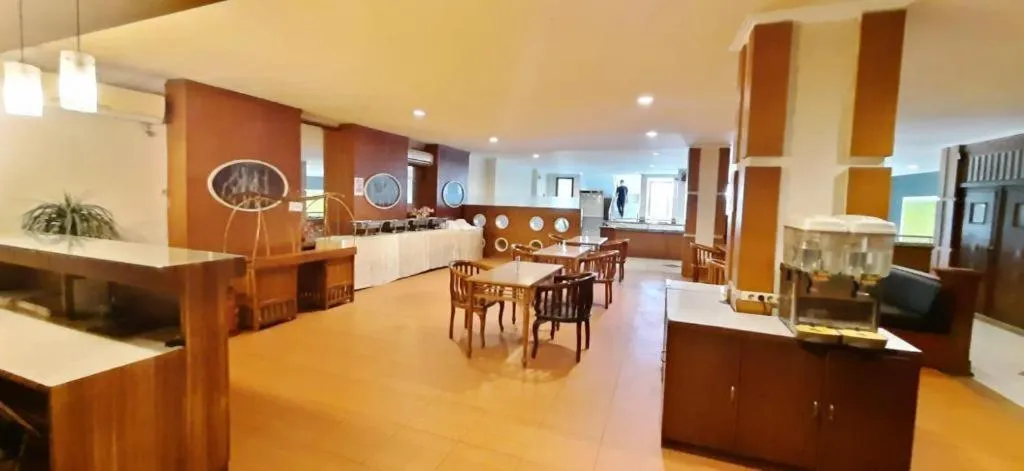 Alexander Hotel Tegal