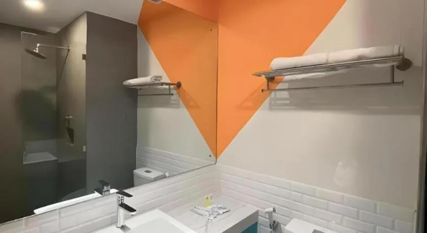 Alexander Hotel Tegal