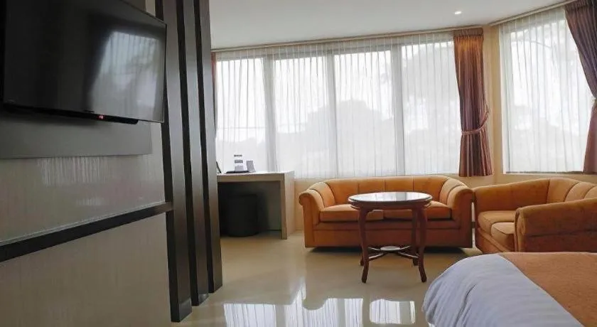 Alexander Hotel Tegal