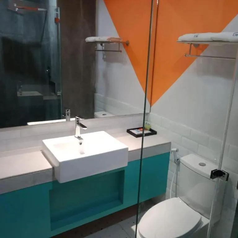 Alexander Hotel Tegal