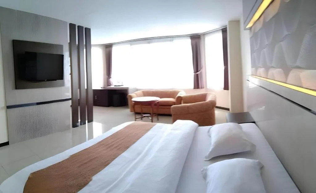 Bed in Alexander Hotel Tegal