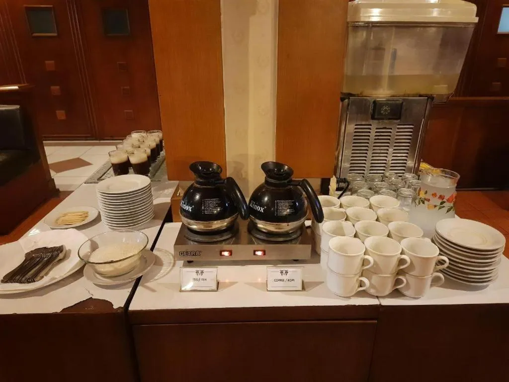 Alexander Hotel Tegal