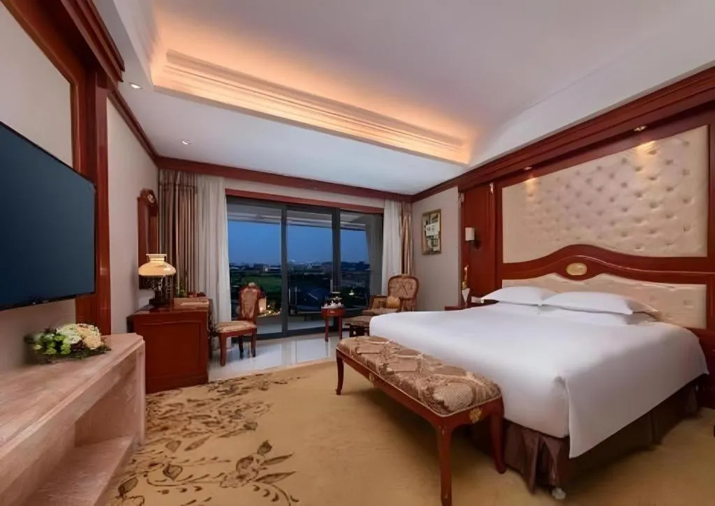 Bed in Hangzhou Blossom Water Museum Hotel