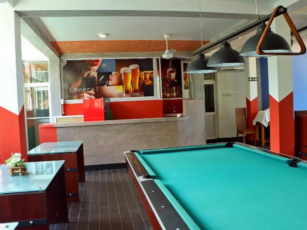 OYO 246 Roy Villa Beach Hotel