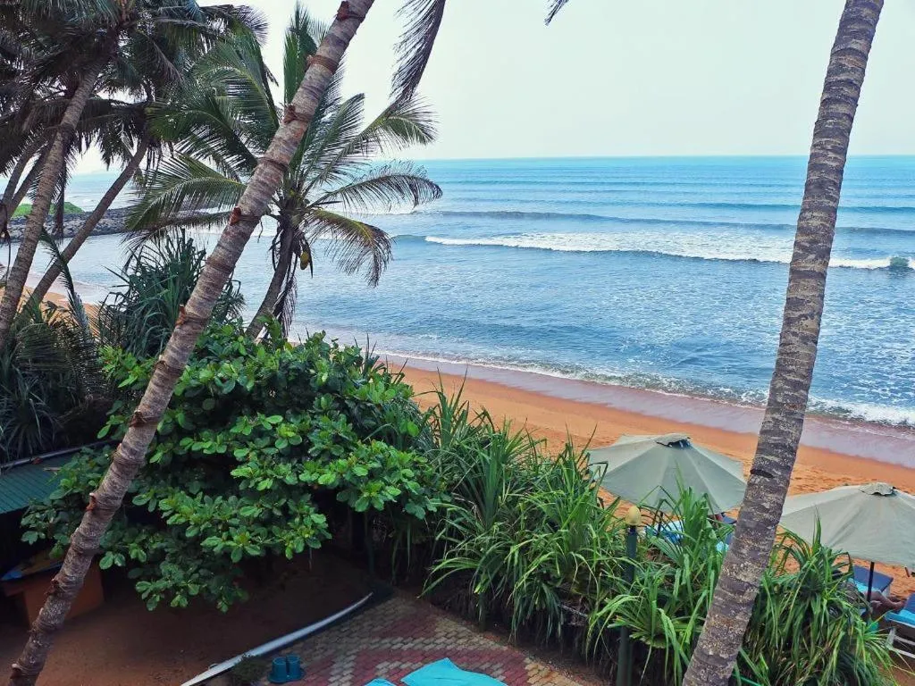 OYO 246 Roy Villa Beach Hotel