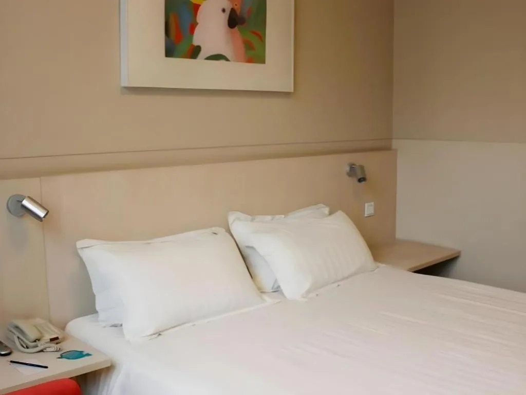 Bed in Jinjiang Inn Xian Mingguang Road