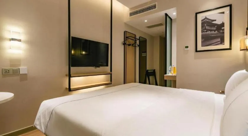 Bed in Jinjiang Inn Xian Mingguang Road