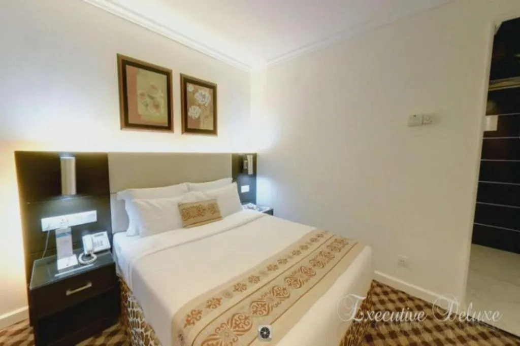 Bed in Hotel Agrabad