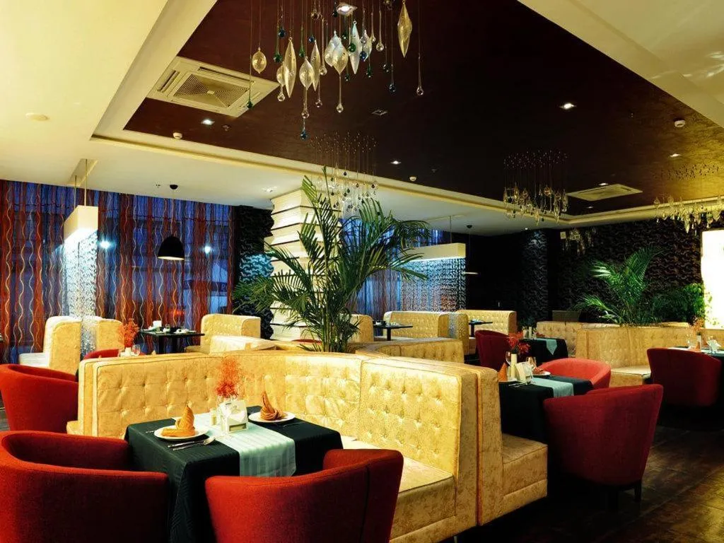 Kunming Long Way Hotel