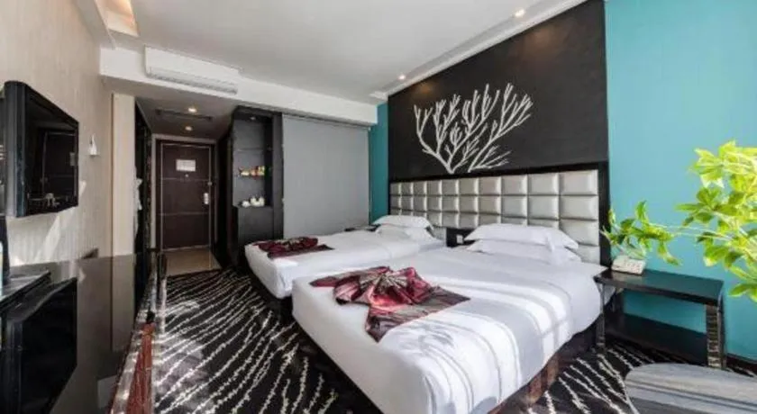 Bed in Kunming Long Way Hotel