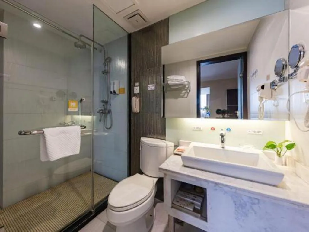 Kunming Long Way Hotel