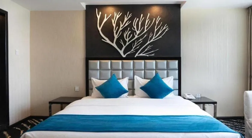 Bed in Kunming Long Way Hotel