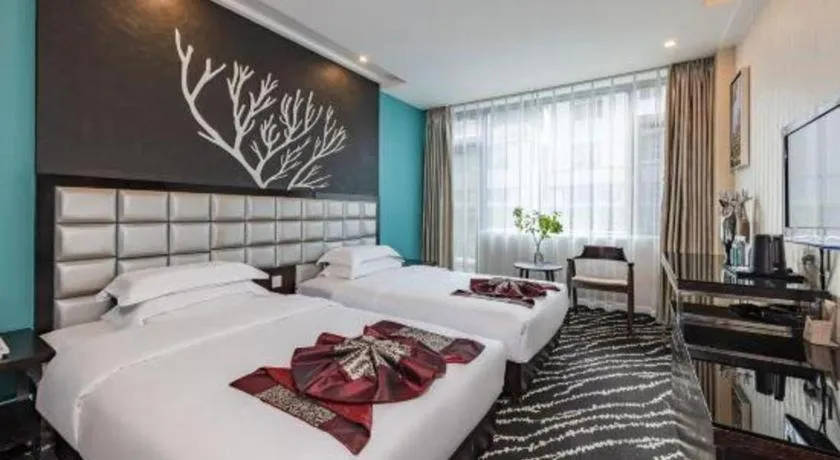 Bed in Kunming Long Way Hotel