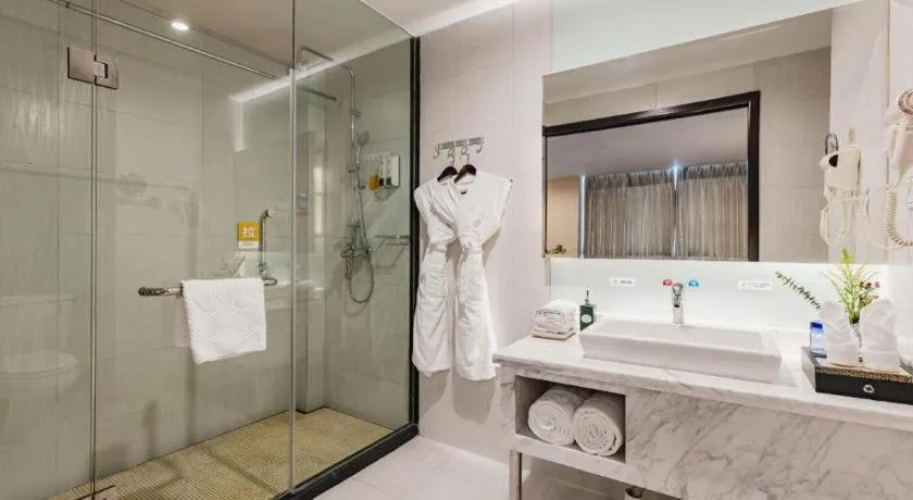 Kunming Long Way Hotel