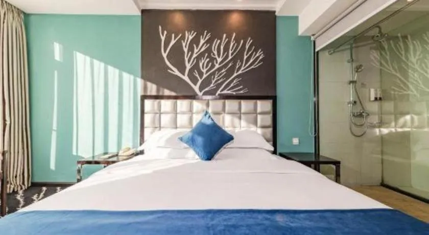 Bed in Kunming Long Way Hotel