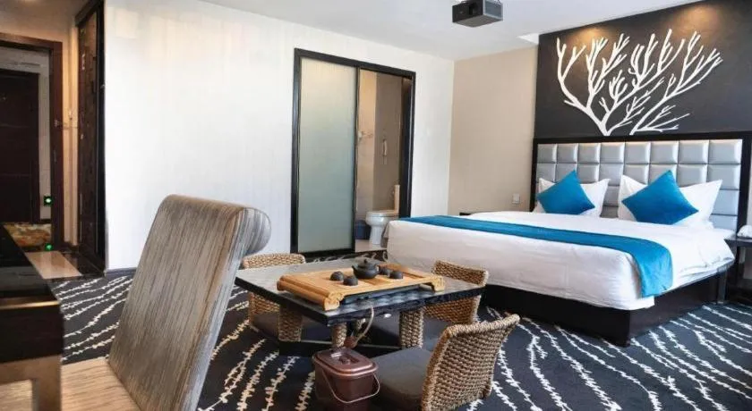 Bed in Kunming Long Way Hotel