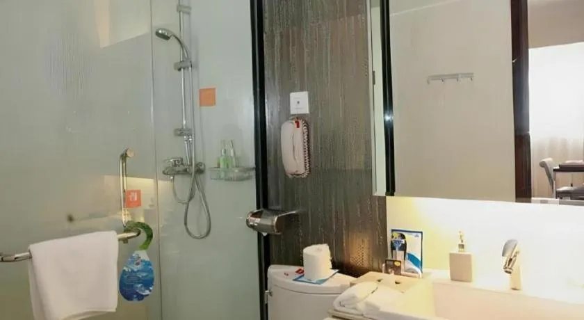 Kunming Long Way Hotel