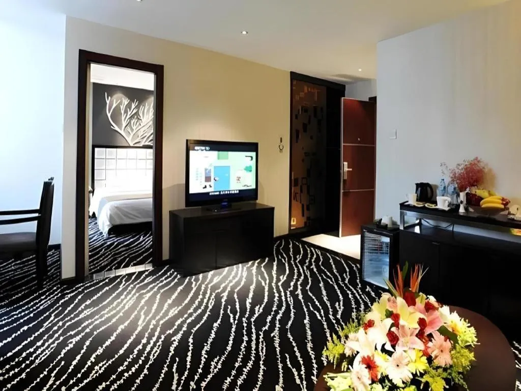 Bed in Kunming Long Way Hotel