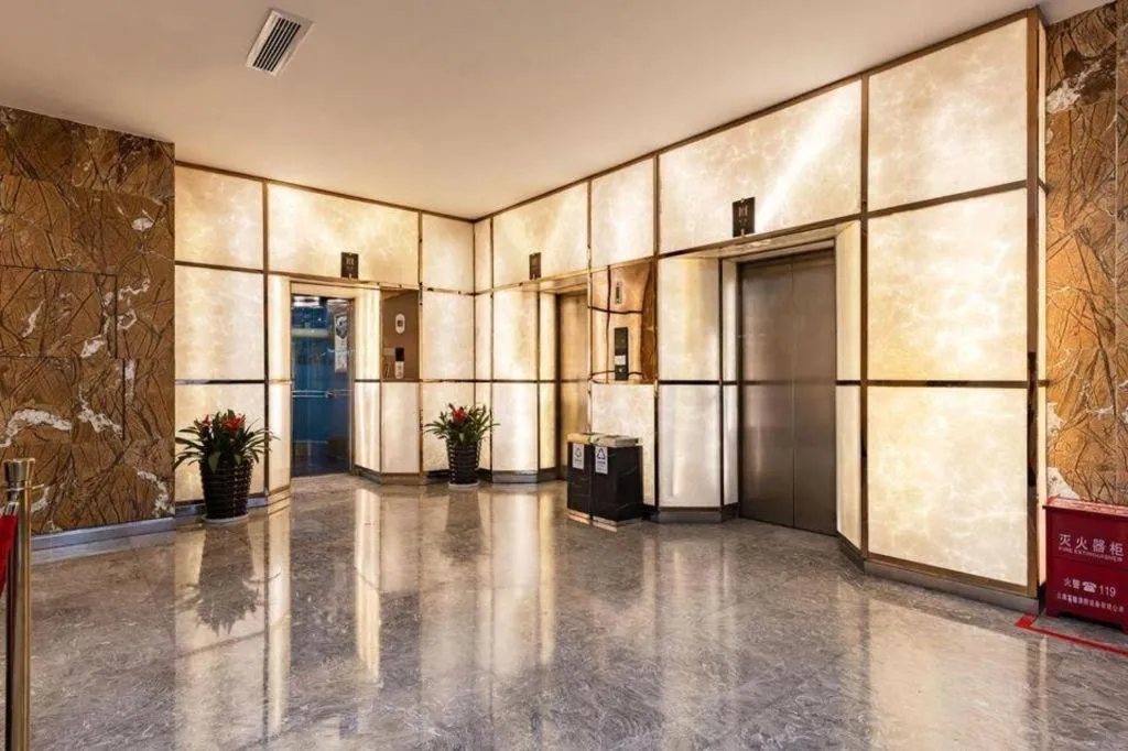 Kunming Long Way Hotel