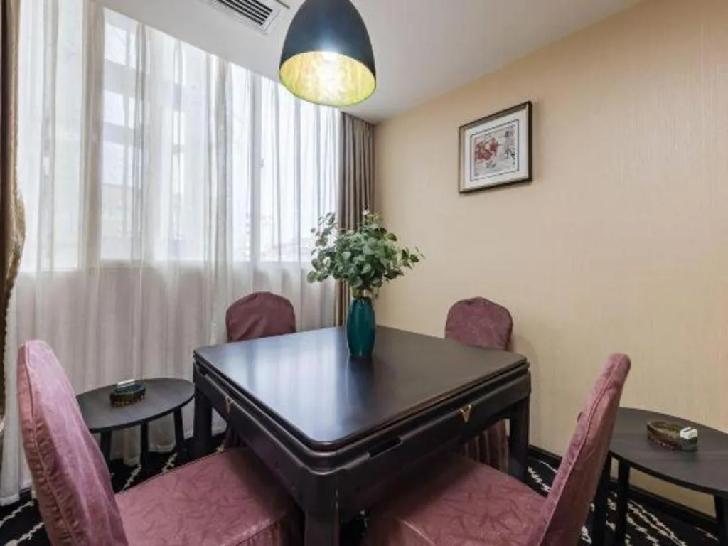 Kunming Long Way Hotel