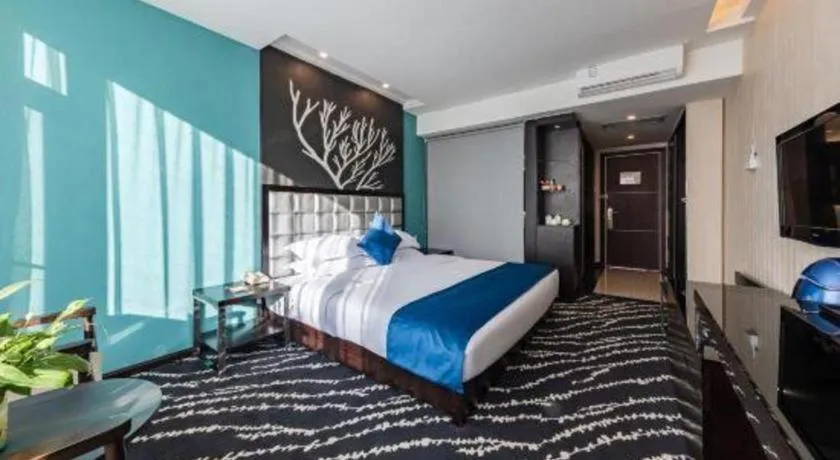 Bed in Kunming Long Way Hotel