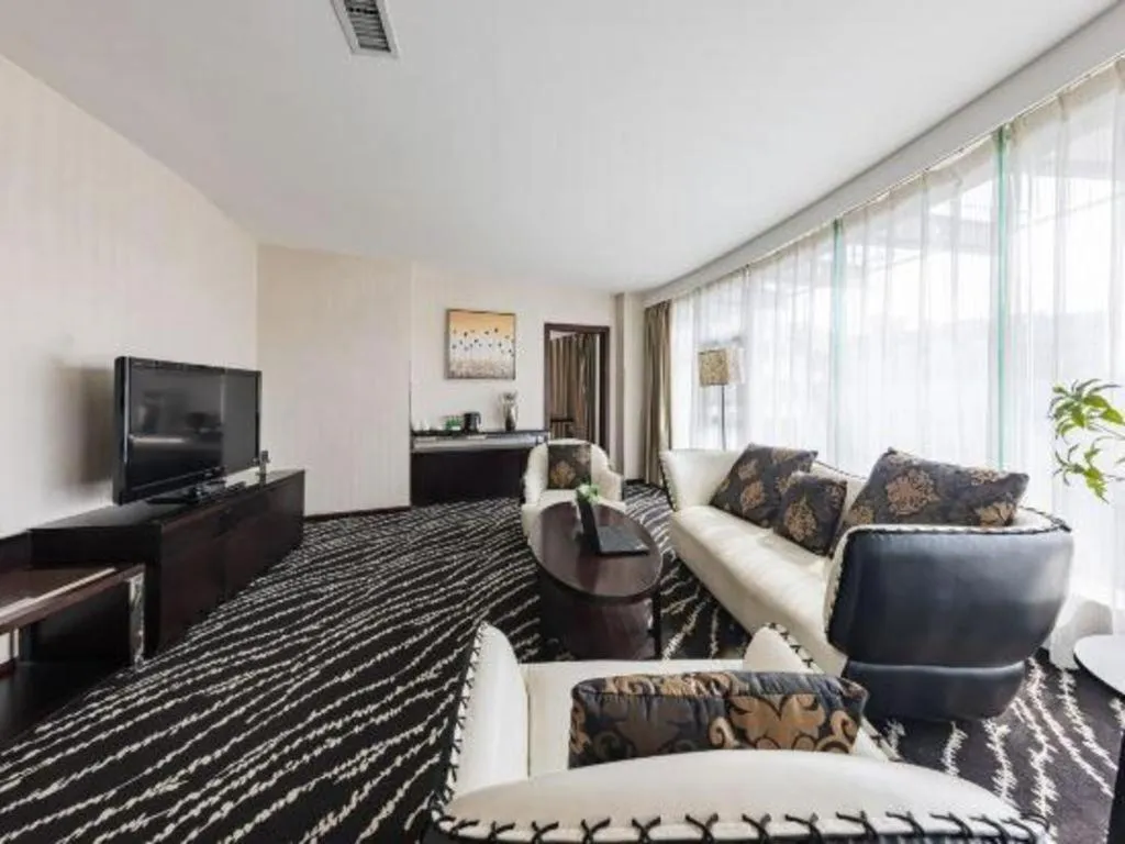 Kunming Long Way Hotel