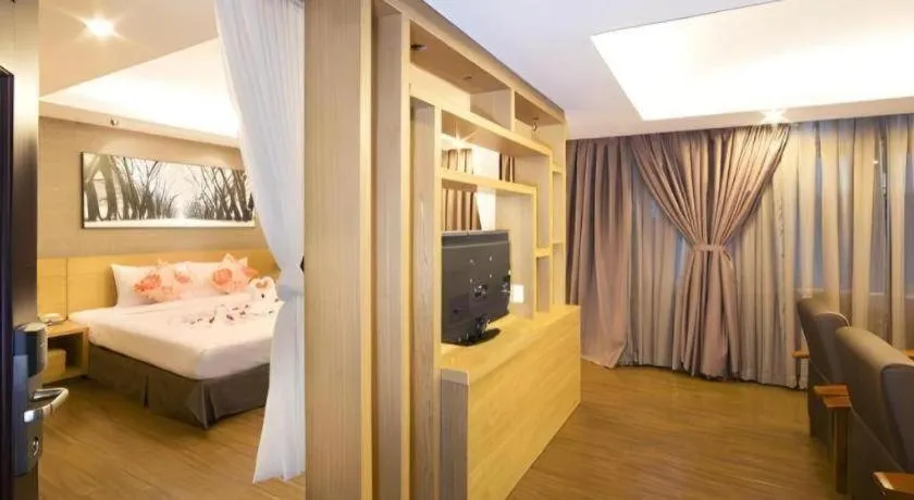 Bed in AHA Boutique Ben Thanh Hotel