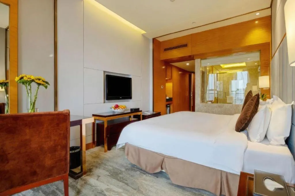 Bed in Gardenview Hotel