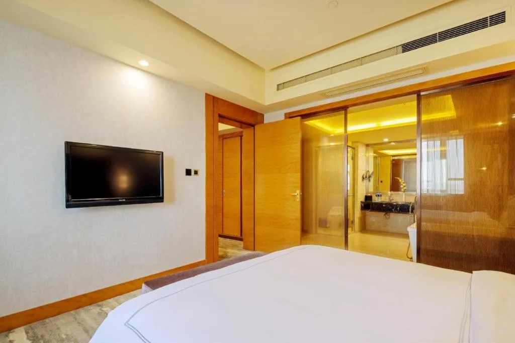 Bed in Gardenview Hotel