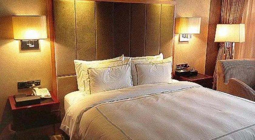 Bed in Gardenview Hotel