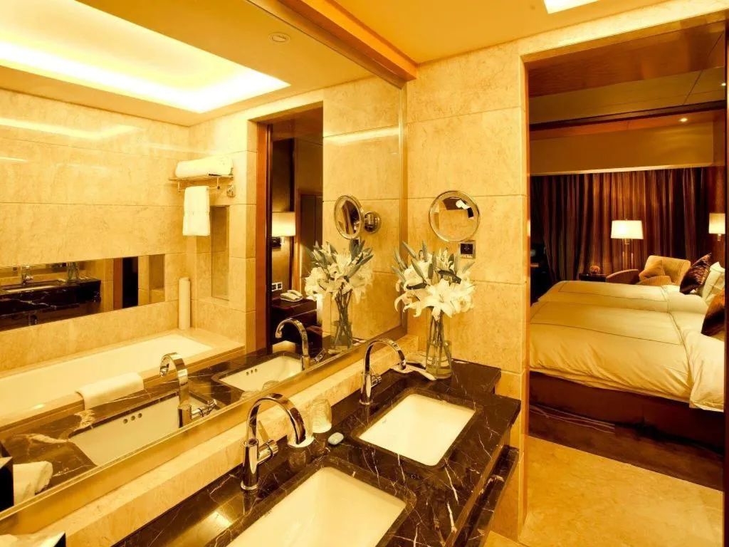 Bed in Gardenview Hotel