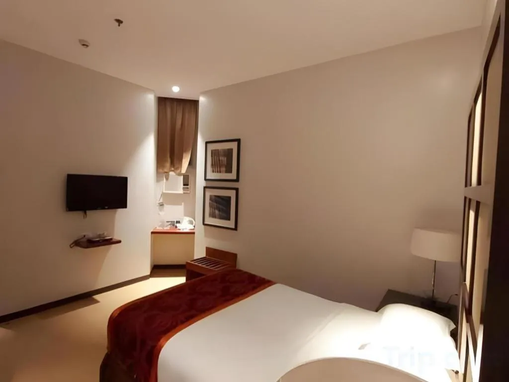 Bed in Avenue Suites