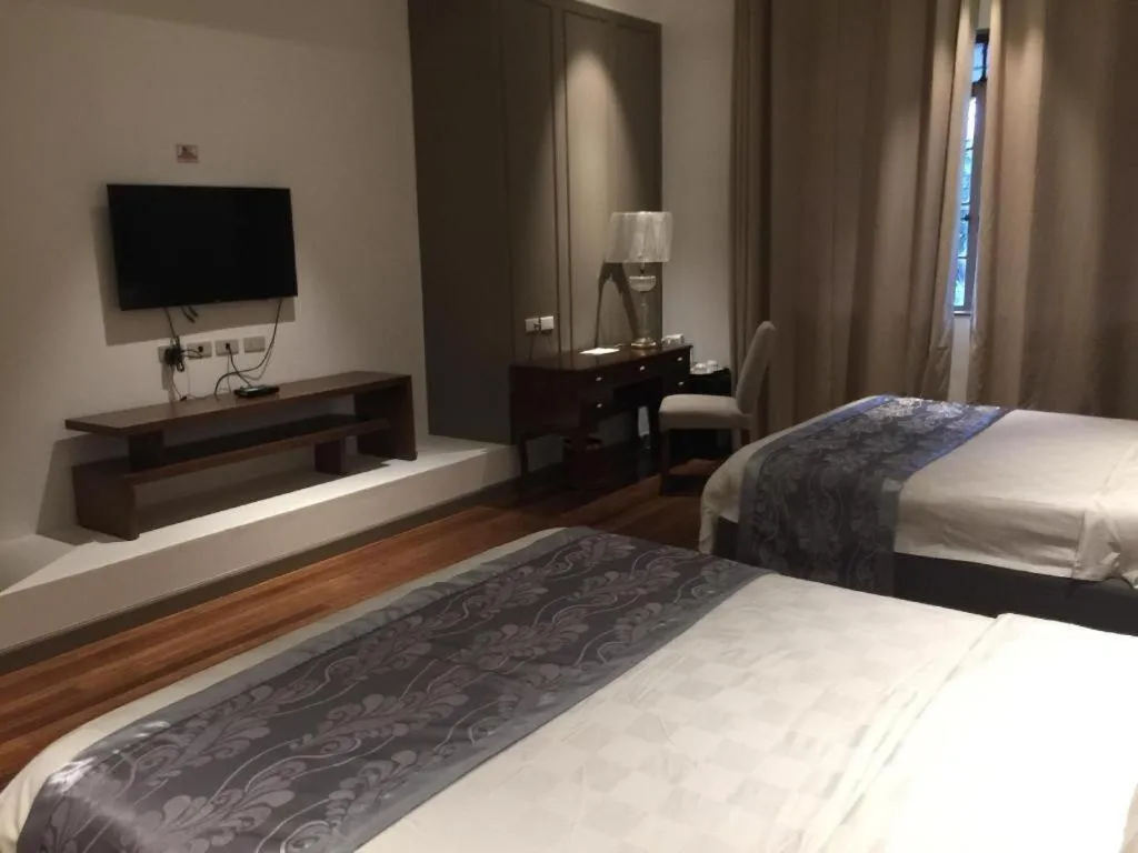 Bed in Avenue Suites