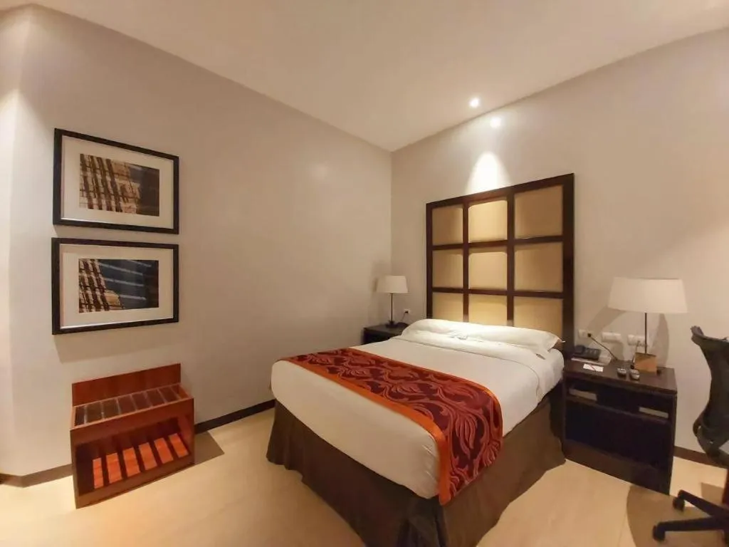 Bed in Avenue Suites