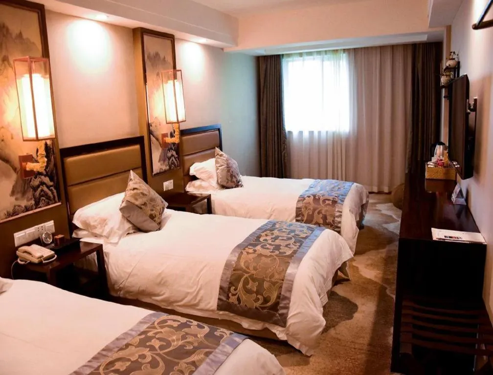 Bed in Huangshan Yupinglou Hotel